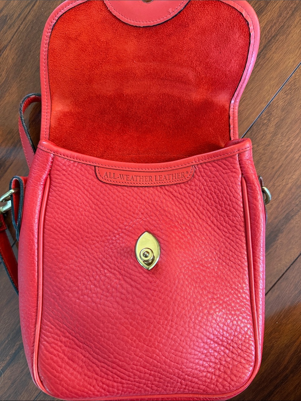 Vintage Dooney & Bourke Red Pebbled Leather Turn-Lock Crossbody - Picture 5 of 13
